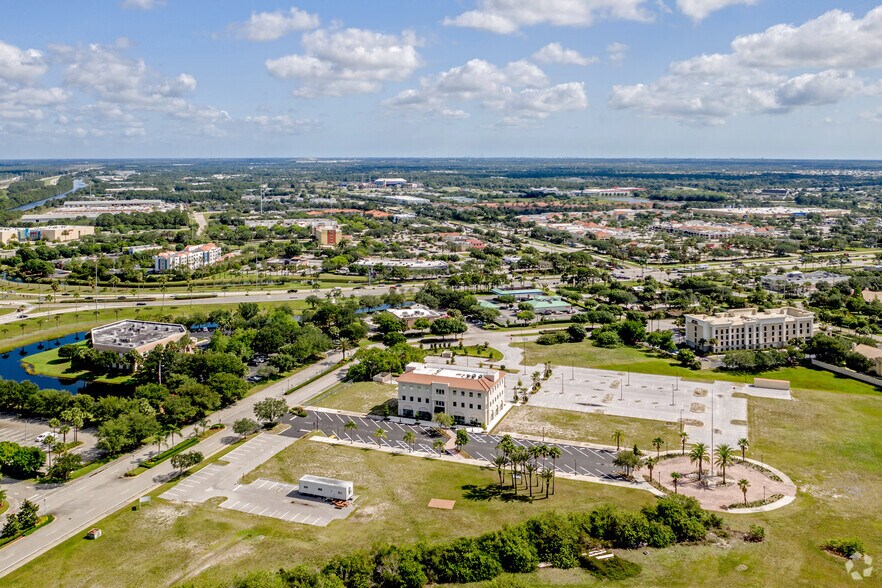 More Photos Of 1961 SW Park Pl, Port Saint Lucie Unknown For Lease