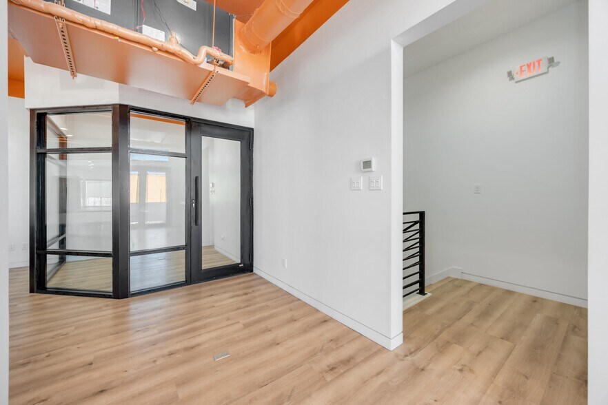 More Photos Of 5214 Harrisburg Blvd, Houston Office For Lease