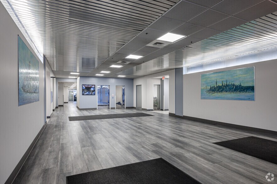 More Photos Of 6321-6325 N Avondale Ave, Chicago Office For Lease