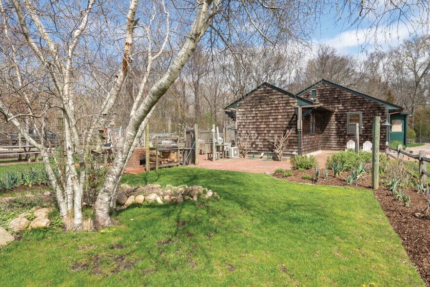 More Photos Of 1615 Bridgehampton, Sag Harbor Restaurant For Sale