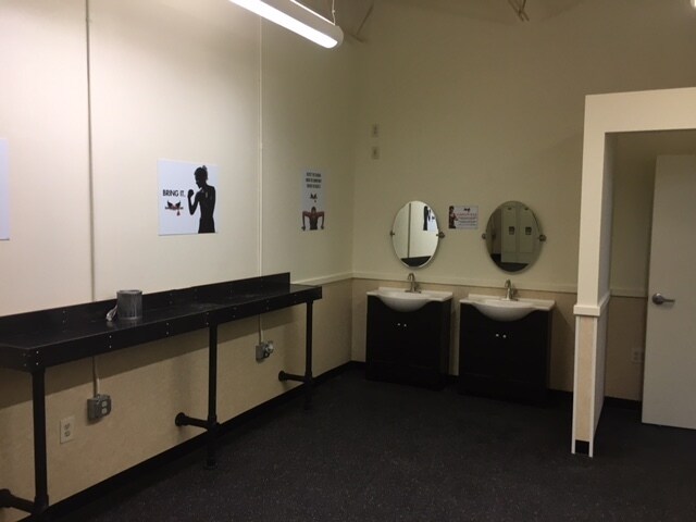 More Photos Of 2260-2264 W Henderson Rd, Columbus Freestanding For Lease