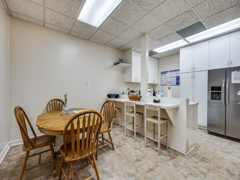 More Photos Of 1595 N Central Expy, Richardson Office Residential For Sale