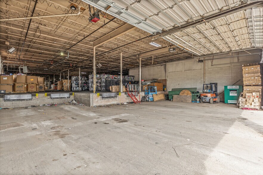 More Photos Of 26051 Michigan Ave, Inkster Warehouse For Sale