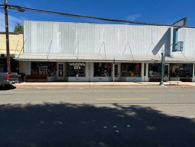 Primary Photo Of 431 Spruce St, Myrtle Point General Retail For Sale