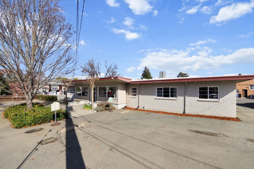 More Photos Of 70 Railroad Ave, Danville Office For Sale