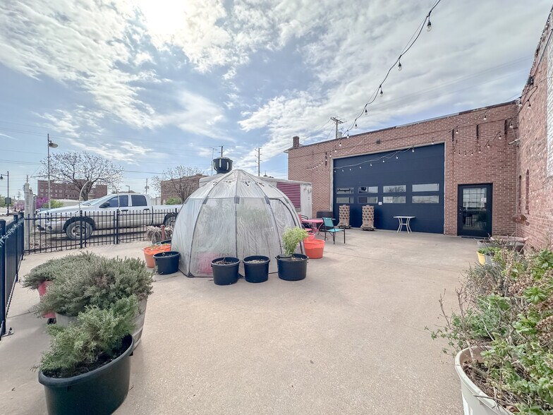 More Photos Of 215 E 2nd St, Bartlesville Auto Repair For Sale