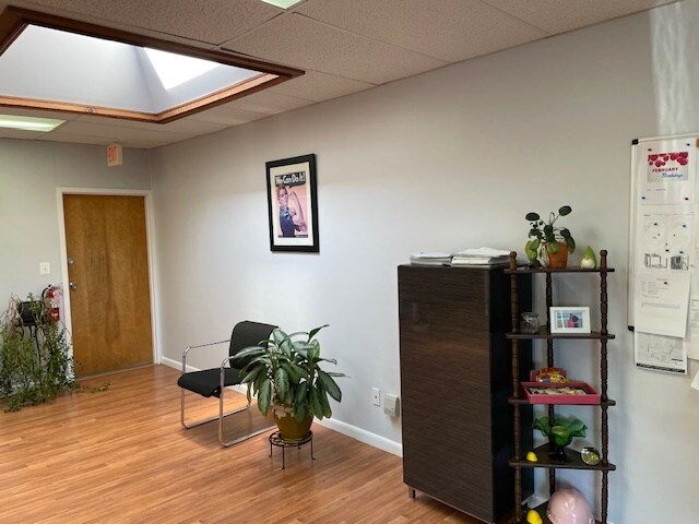 More Photos Of 2981 Solomons Island Rd, Edgewater Office Residential For Lease