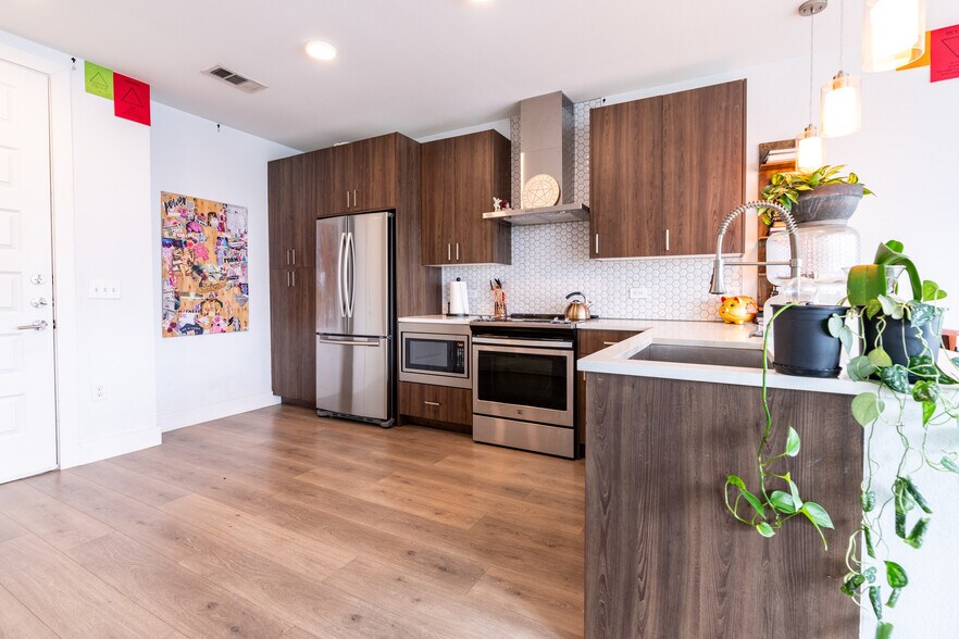 More Photos Of 2213 Poquito St, Austin Apartments For Lease