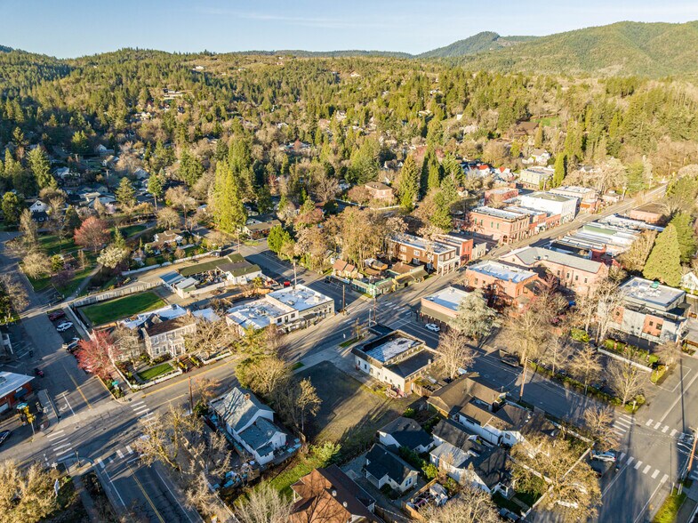 More Photos Of 205 E California St, Jacksonville General Retail For Sale