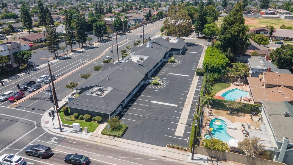More Photos Of 2901 E Katella Ave, Orange Medical For Lease