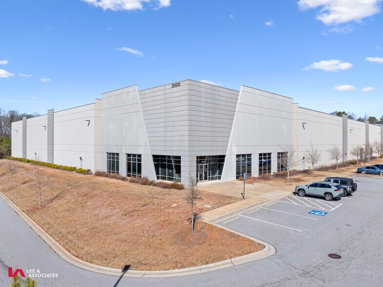 More Photos Of 3000 Logistics Center Dr, Fairburn Distribution For Lease
