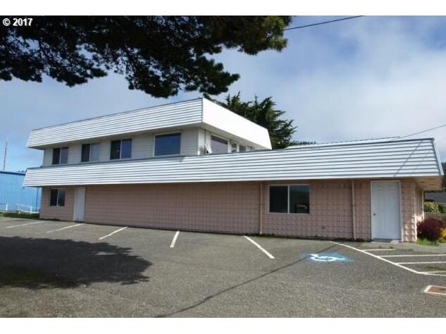 More Photos Of 94181 4th St, Gold Beach Office Residential For Sale