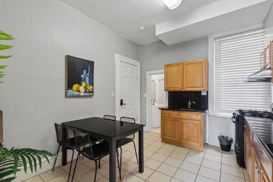 More Photos Of 1611 S Broad St, Philadelphia Specialty For Sale