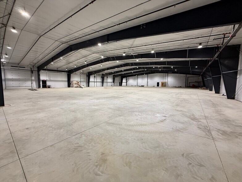More Photos Of 701-703 Industrial Dr, Middletown Manufacturing For Lease