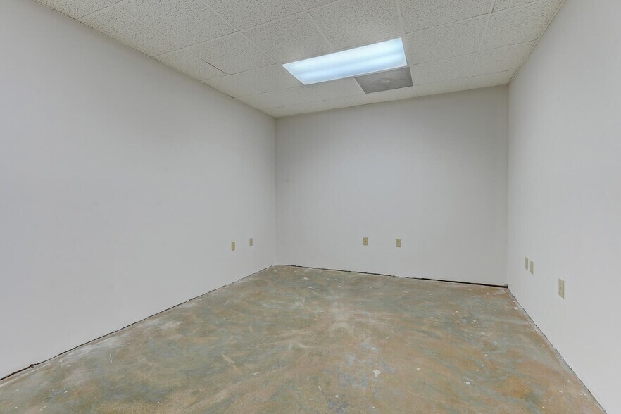 More Photos Of 601 W Harrison St, Reidsville Medical For Sale