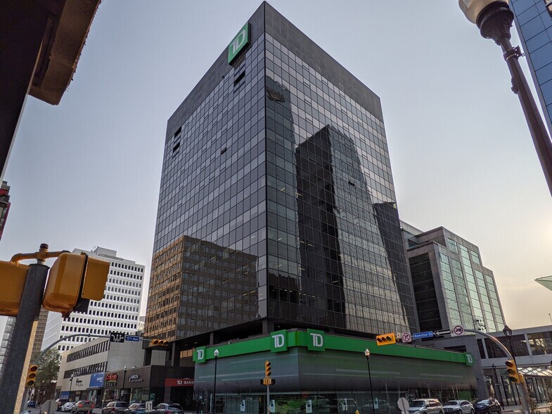 More Photos Of 1914 Hamilton St, Regina Office For Lease