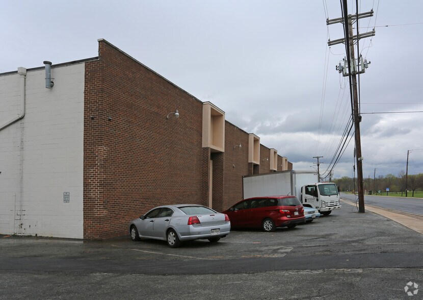 More Photos Of 10797-10811 Tucker St, Beltsville Warehouse For Lease