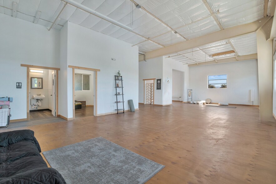 More Photos Of 203-205 W Central Ave, Lompoc Loft Creative Space For Sale