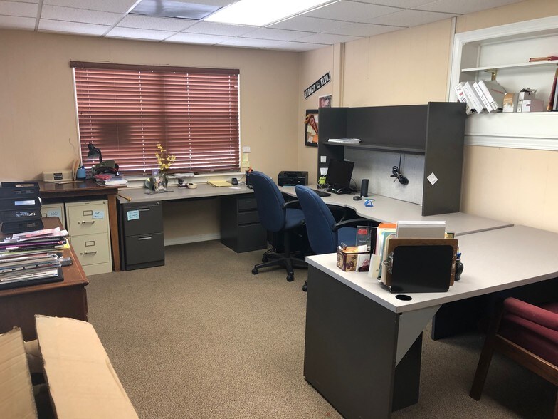 More Photos Of 258 Short Ave, Longwood Office For Sale