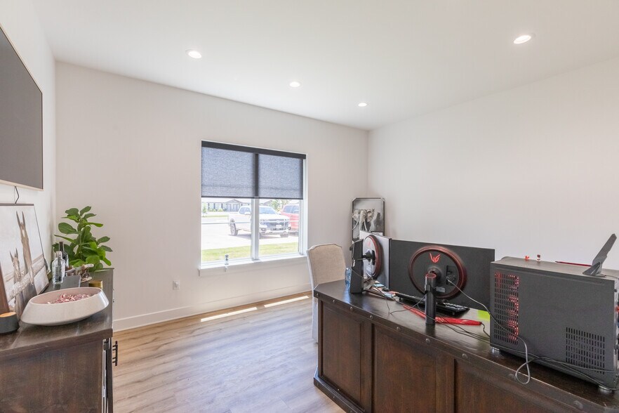 More Photos Of 1804 Denali Dr, Abilene Office For Sale