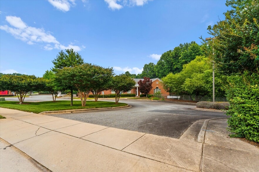 More Photos Of 1146 N New Hope Rd, Gastonia Medical For Lease