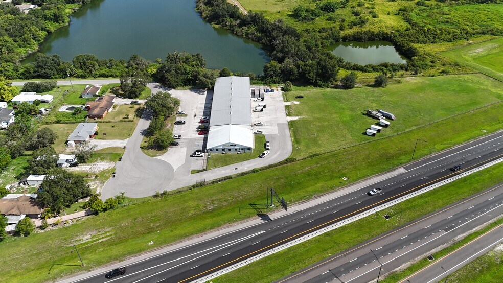 More Photos Of 3306 Waterfield Rd, Lakeland Warehouse For Lease