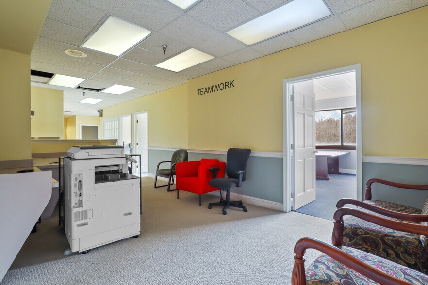 More Photos Of 339 Buschs Frontage Rd, Annapolis Medical For Lease