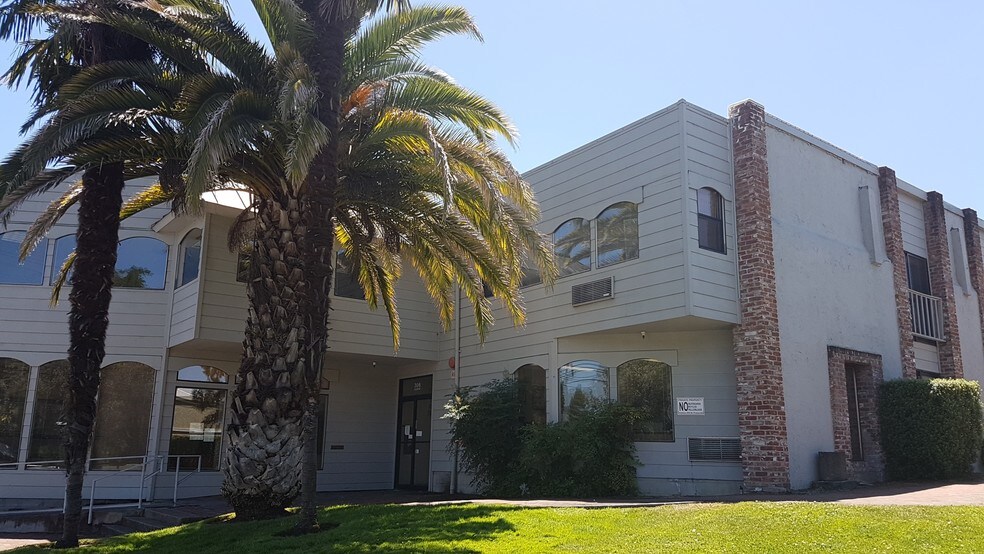 More Photos Of 367-387 N State St, Ukiah Office For Sale