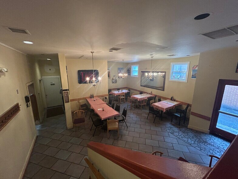 More Photos Of 4918 Cordell Ave, Bethesda Storefront For Sale