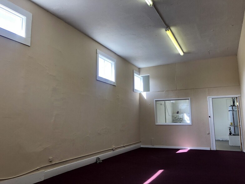 More Photos Of 2501-2503 14th Ave, Oakland Freestanding For Lease