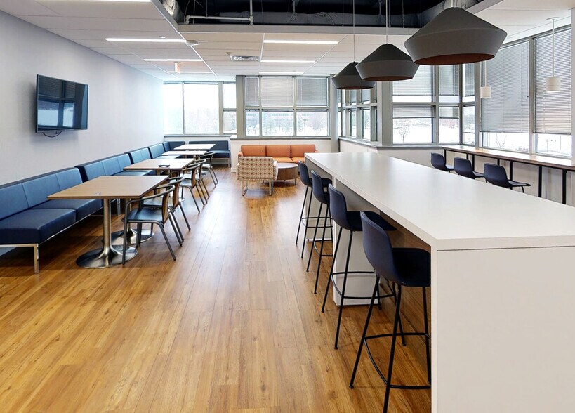 More Photos Of 1000 Floral Vale Blvd, Yardley Office For Lease