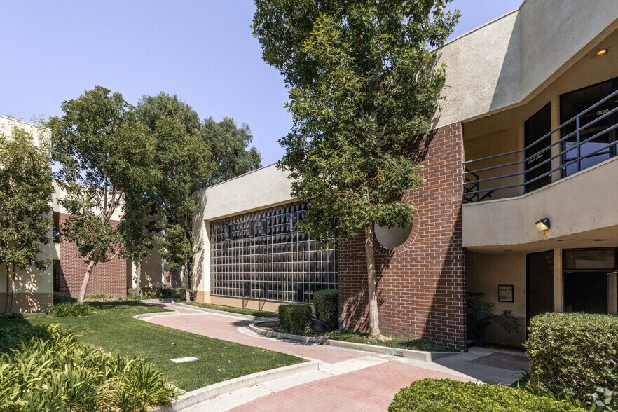 More Photos Of 3505 Cadillac Ave, Costa Mesa Office For Lease