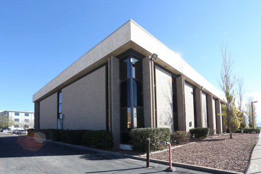 More Photos Of 4050 Rio Bravo Dr, El Paso Office For Lease