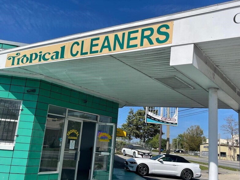 More Photos Of 4000 Old Winter Garden Rd, Orlando Freestanding For Sale