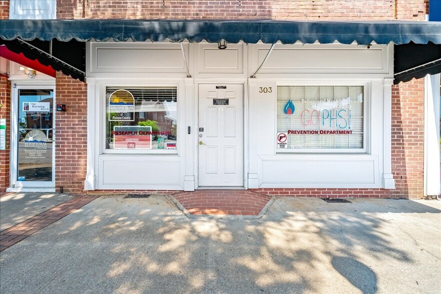 Primary Photo Of 303 E Main St, Pickens General Retail For Sale