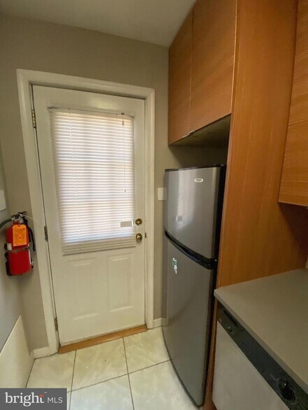 More Photos Of 747 S 2nd St, Philadelphia Apartments For Sale