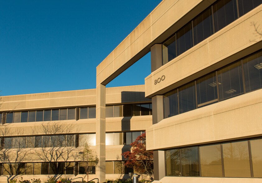 More Photos Of 800 E 101st Ter, Kansas City Office For Lease