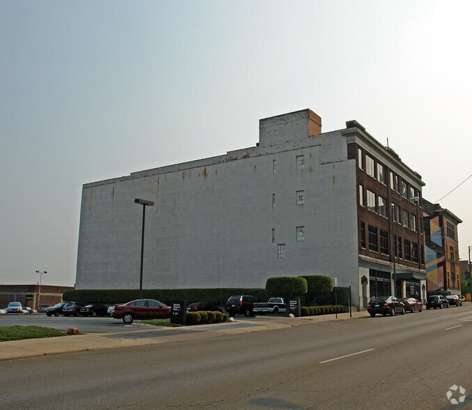 More Photos Of 126-132 E High St, Springfield Office For Sale