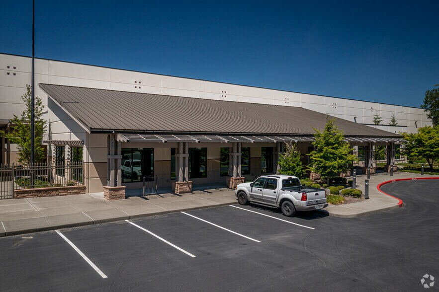 More Photos Of 4175 Pioneer Ave, Dupont Distribution For Lease