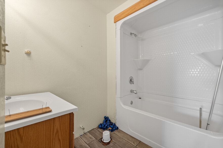 More Photos Of 306 Hillview Dr, Box Elder Office For Sale