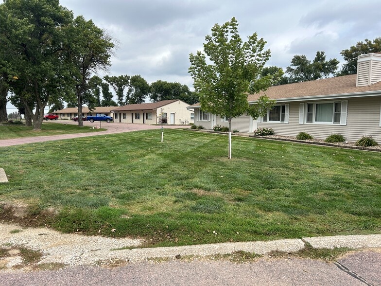 Primary Photo Of 800 N Highway 105, North Sioux City Apartments For Sale