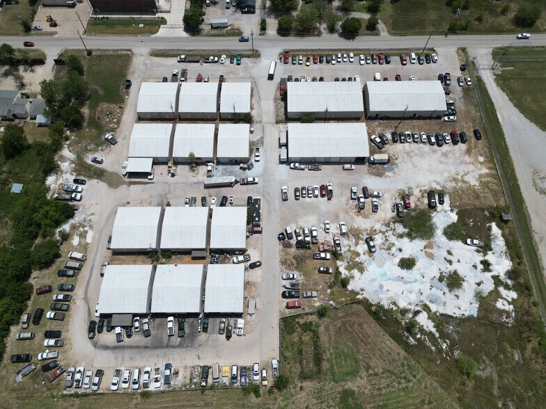 More Photos Of 3019 Keller Hicks Rd, Fort Worth Unknown For Lease