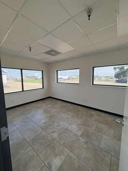 More Photos Of 699 E Highway 121 Business, Lewisville Warehouse For Sale