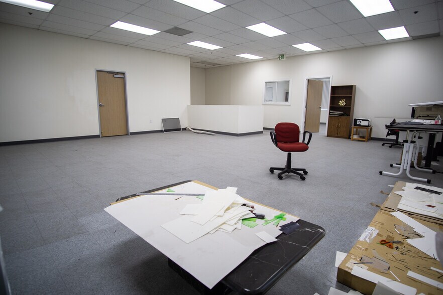 More Photos Of 1929 Campus Ave, Ontario Warehouse For Lease