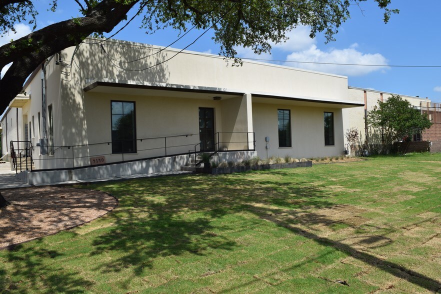 More Photos Of 9140 Premier Row, Dallas Distribution For Sale