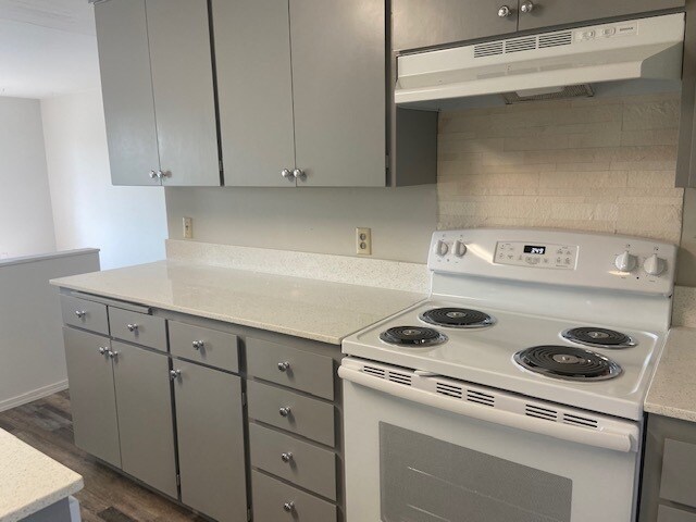 More Photos Of 406 E George St, Kent Apartments For Sale