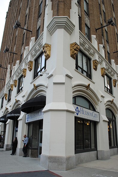 More Photos Of 60 Park Pl, Newark Office For Lease