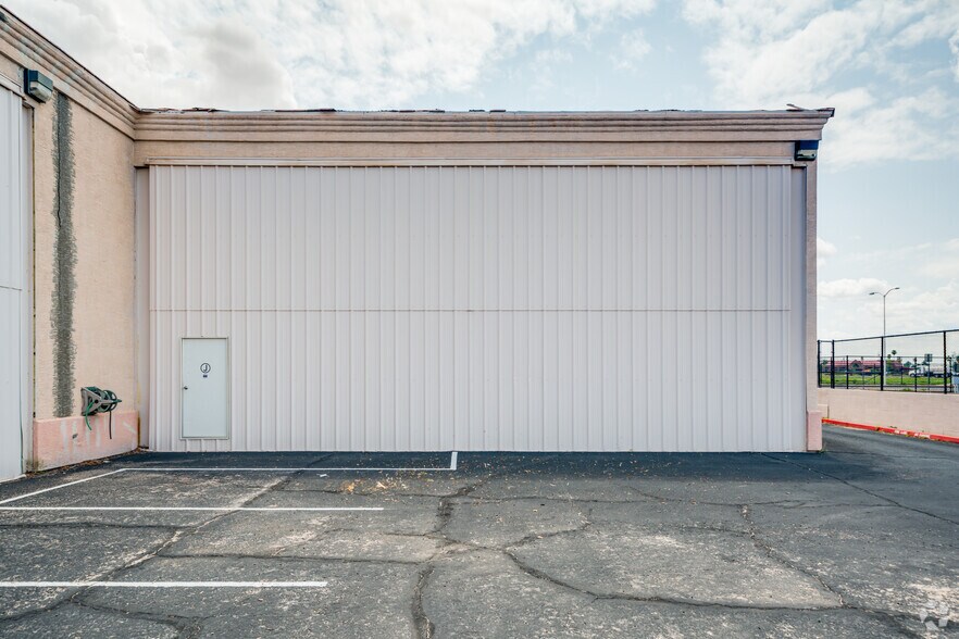 More Photos Of 2550 N Thunderbird Cir, Mesa Office For Lease