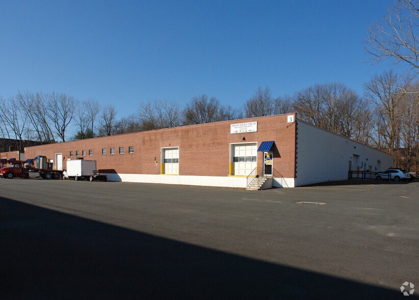 More Photos Of 635 New Park Ave, West Hartford Warehouse For Lease