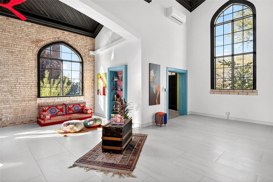 More Photos Of 1034 S Kingshighway Blvd, Saint Louis Office For Sale